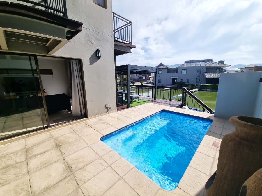 3 Bedroom Property for Sale in Hartbeesfontein AH North West